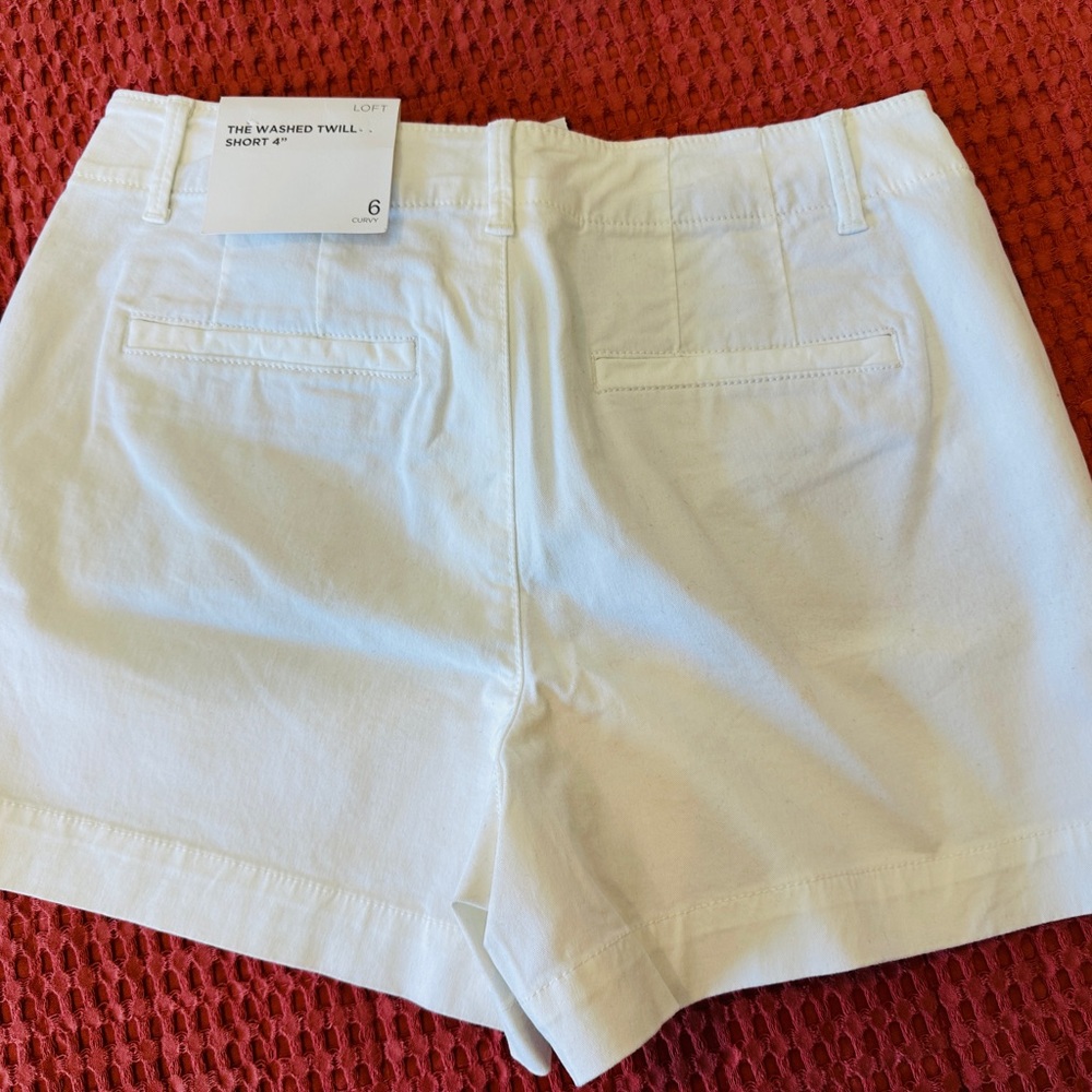 LOFT Women's Cream Shorts - Picture 2 of 3